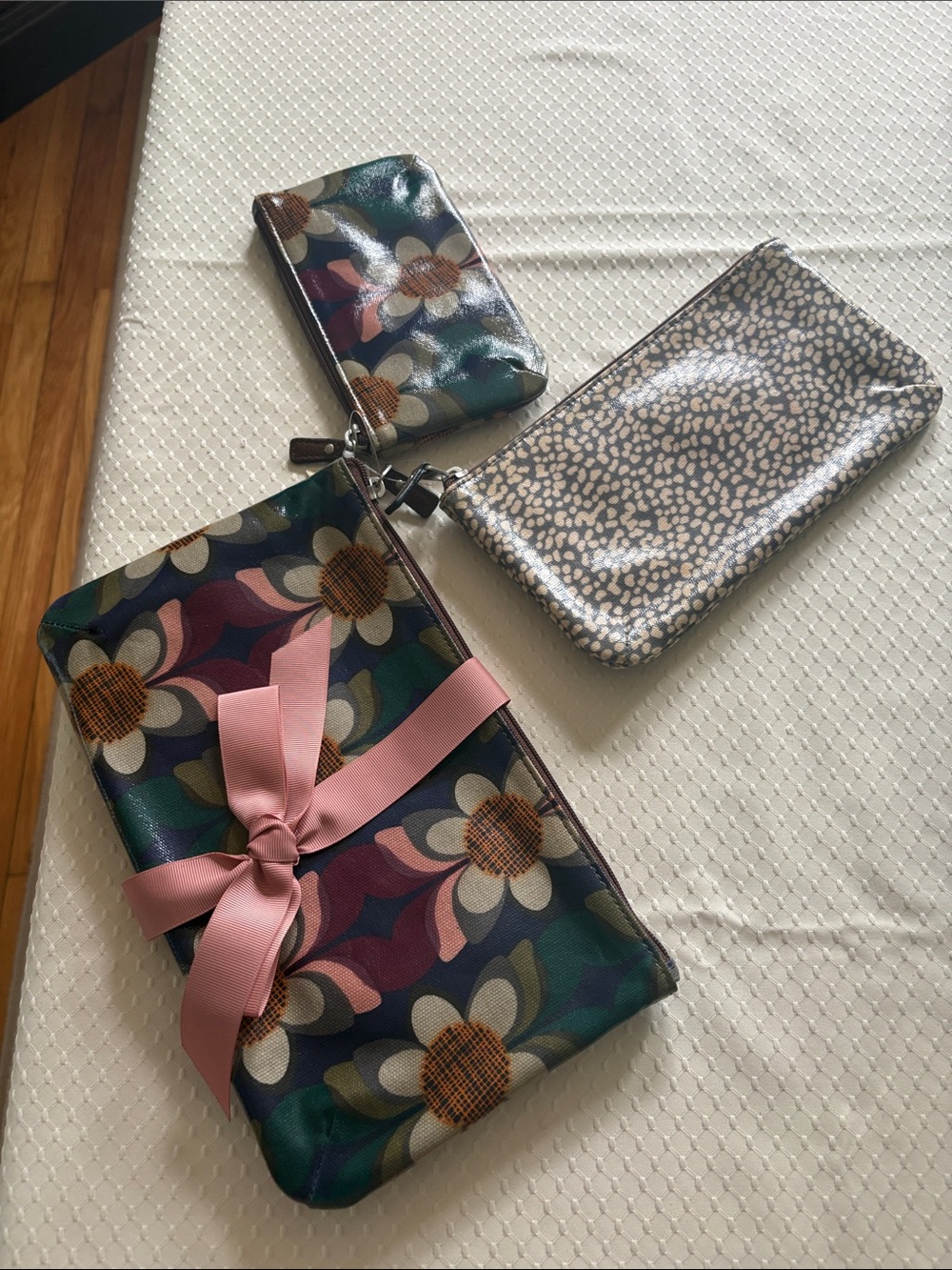 Fossil Floral Multi-Pouch Clutch with Pink Bow - Picture 2 of 7